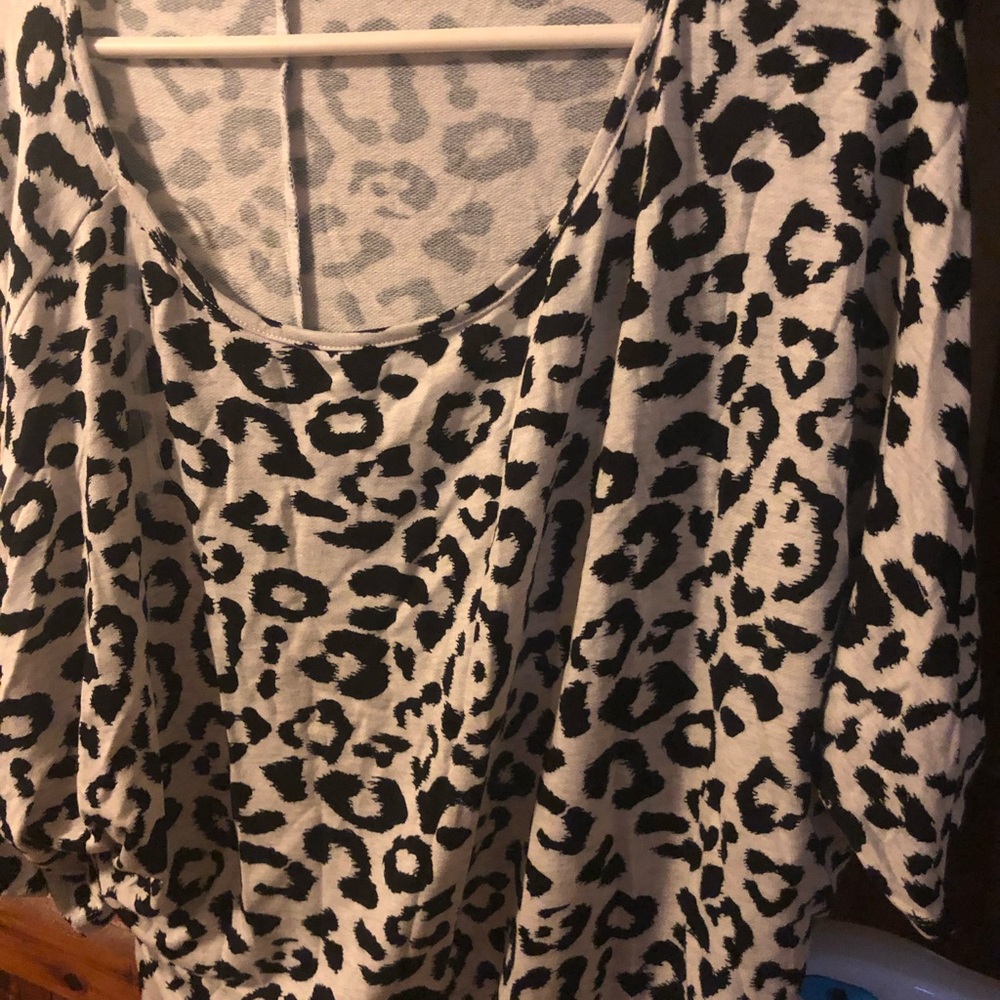 3/4 sleeves soft animal print top